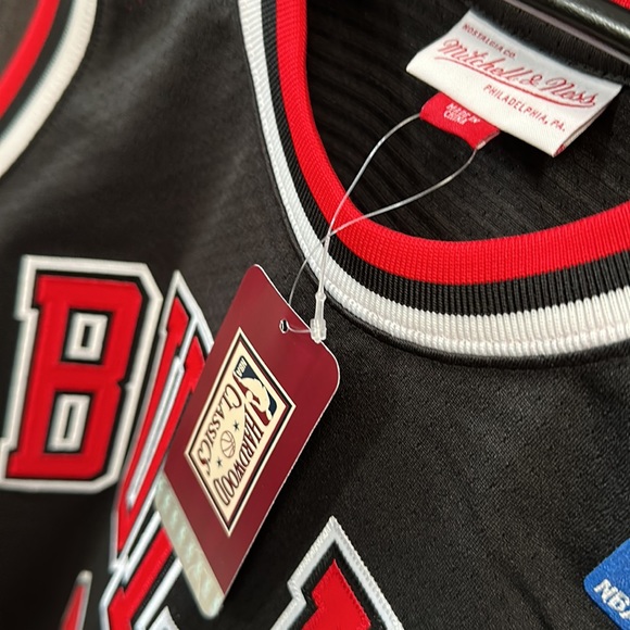 Michael Jordan Chicago Bulls Mitchell & Ness 1997-98 Authentic Jersey - 44 Large - Picture 5 of 9